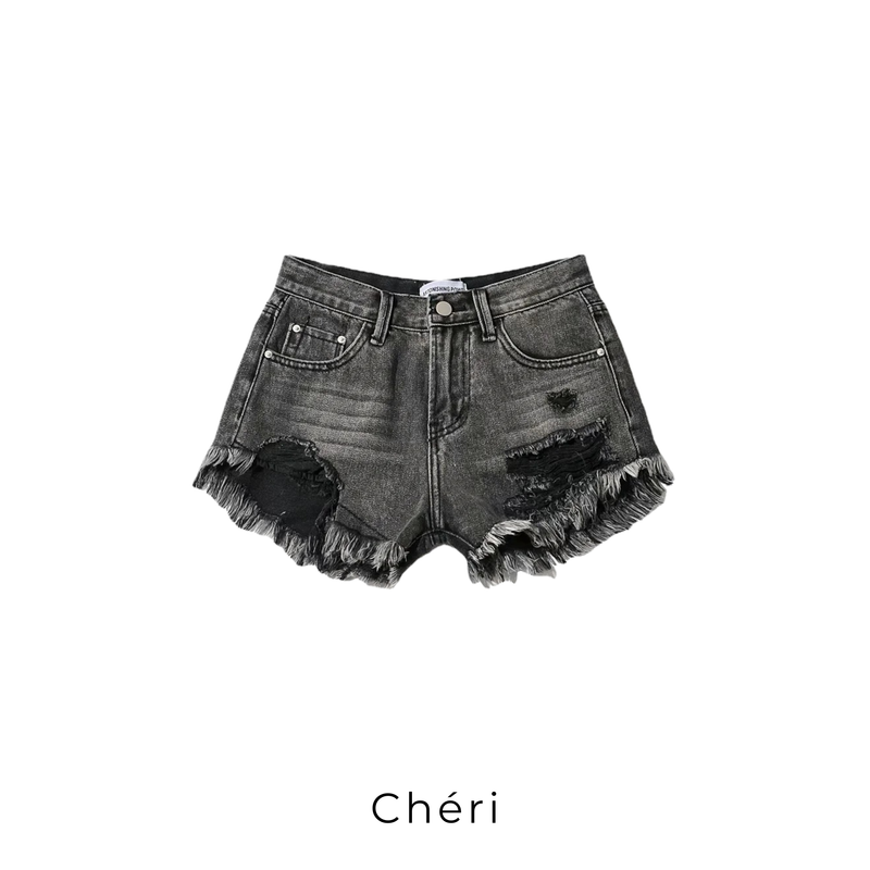 Frayed denim shorts